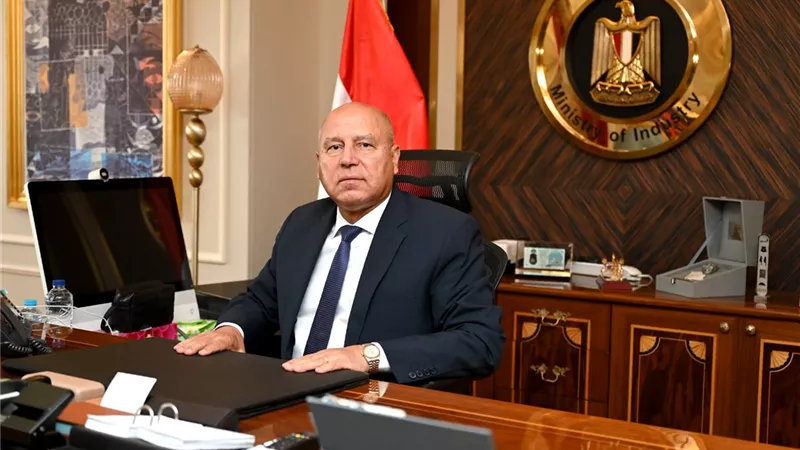 الصناعة تحذر المستثمرين من التعامل مع المنصات الوهمية