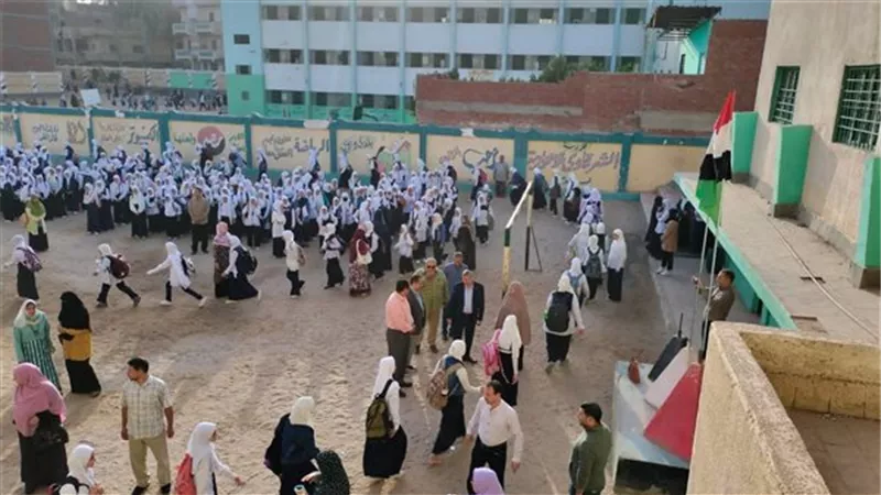 وفاة معلم دراسات أثناء طابور الصباح بمدرسة اسنا الإبتدائية بالأقصر