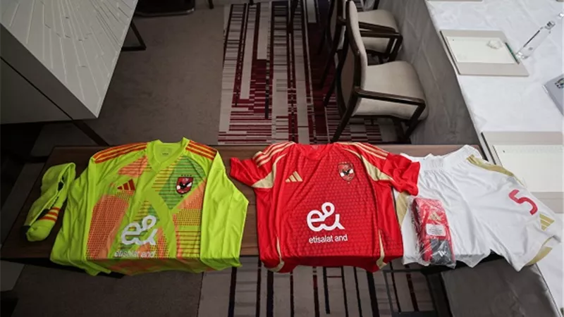 السوبر الإفريقي..الأهلي بالزي التقليدي في مواجهة الزمالك