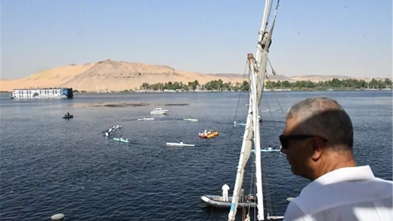 محافظ أسوان: يطلق فعاليات الإحتفال بيوم السياحة العالمى