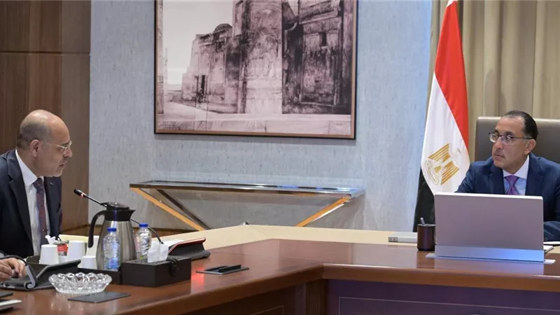 رئيس الوزراء يلتقي وزير العمل لاستعراض عدد من ملفات عمل الوزارة