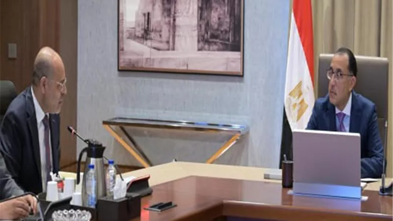 رئيس الوزراء يلتقي وزير العمل لاستعراض عدد من ملفات 