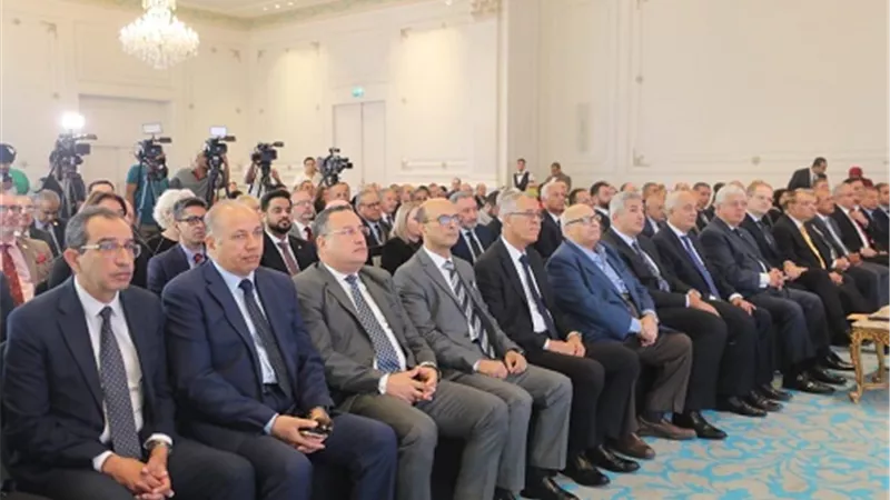 المنشاوي يشهد توقيع عقود لفتح مكاتب التصنيف البريطانية في مصر