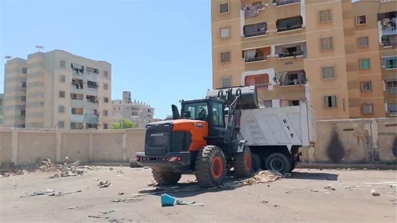 حملة مكبرة من حي الأربعين لرفع التراكمات والقمامة بالسويس