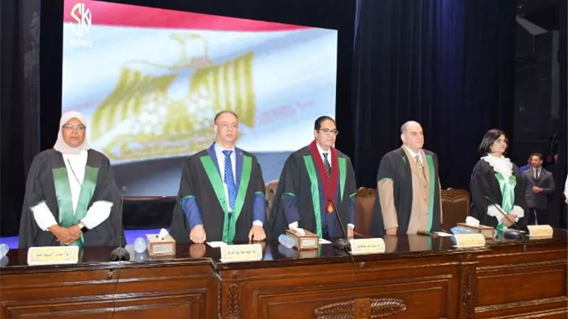 رئيس جامعة القاهرة يشهد حفل تخرج دفعة جديدة من كلية العلوم