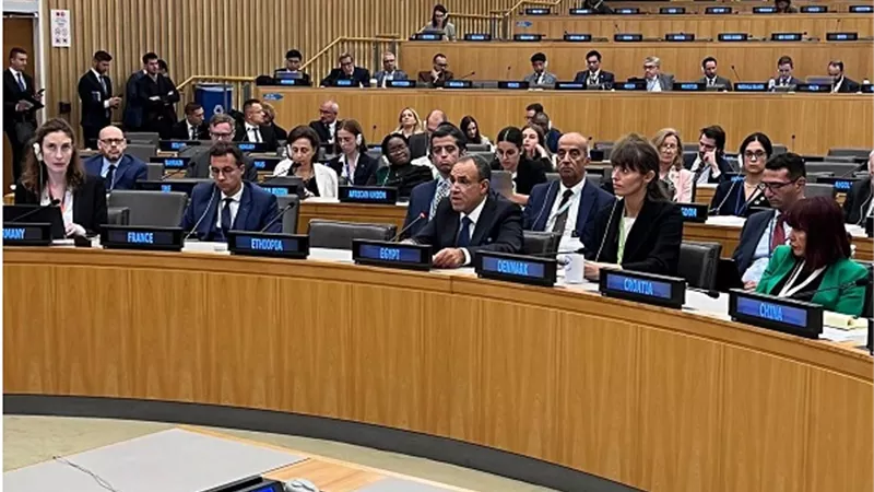 وزير الخارجية يُشارك في الاجتماع الوزاري للجنة بناء السلام