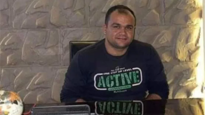 محافظ أسوان يقدم واجب العزاء لمدير الأمن
