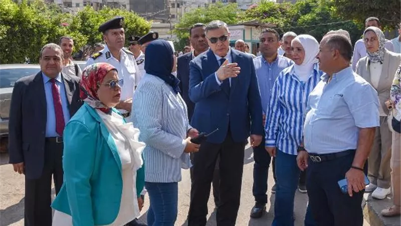 محافظ الاسكندرية يتفقد نفق المندرة وسوق شارع القاهرة