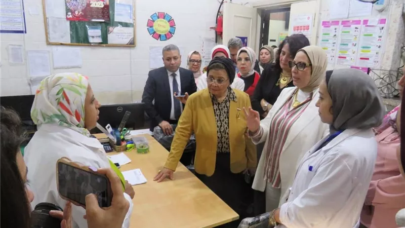 نائب وزير الصحة تتفقد وحدة سيدي بشر وتشيد بجهود الفريق الطبي