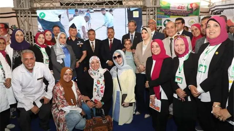 محافظ الشرقية يفتتح معرض أيادي الشرقية بقرية الفروسية ببلبيس