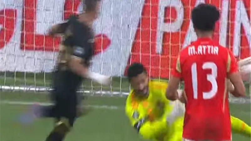 الشناوي ينقذ مرمى الأهلي على مرتين.. والزمالك يطالب بـ بنالتي