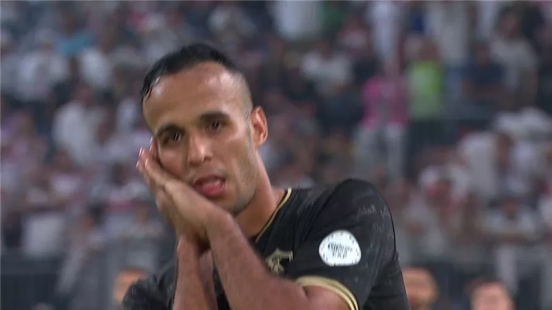 ناصر منسى يحصد جائزة رجل مباراة السوبر الافريقى