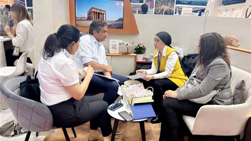 مشاركة إيجابية لمصر للطيران بمعرضي السياحة والسفر في روسيا وفرنسا