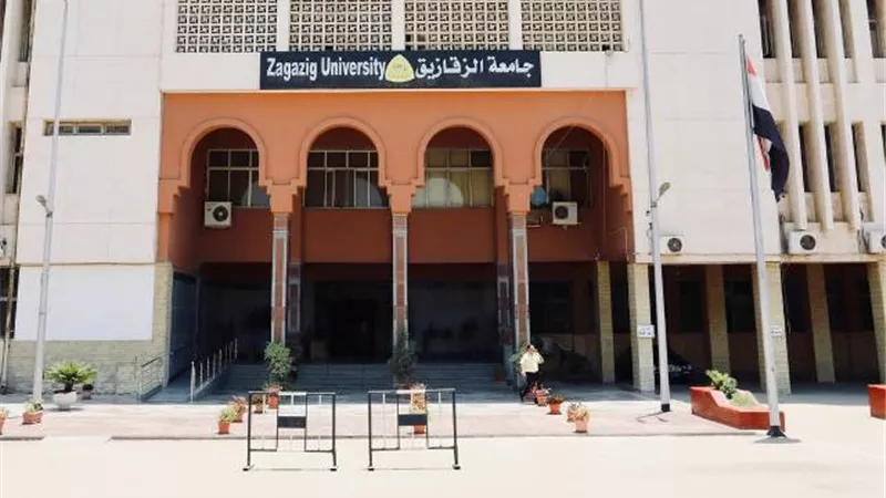 انتظام الدراسة بكليات جامعة الزقازيق فى أول أيام العام الدراسى