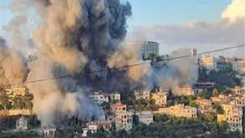 غارات إسرائيلية مكثفة على لبنان بعد بيان إخلاء المناطق