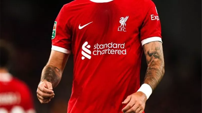 ليفربول ضد ولفرهامبتون .. سوبوسلاي يهدر فرصة تسجيل الهدف الأول