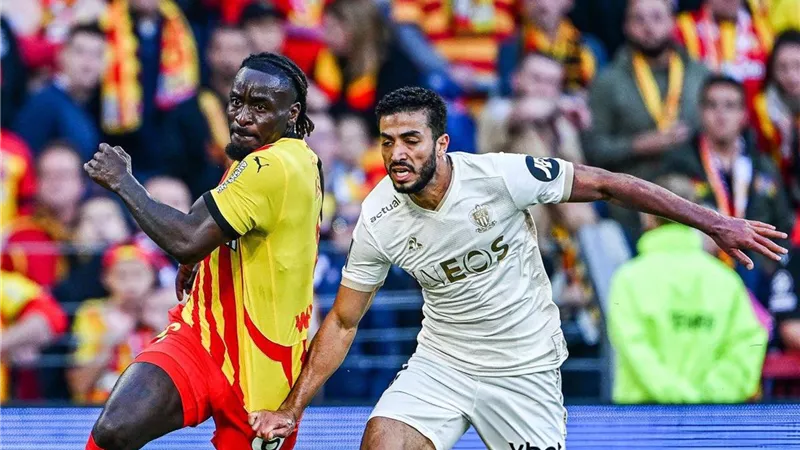 بمشاركة محمد عبد المنعم .. نيس يتعادل مع لانس في الدوري الفرنسي