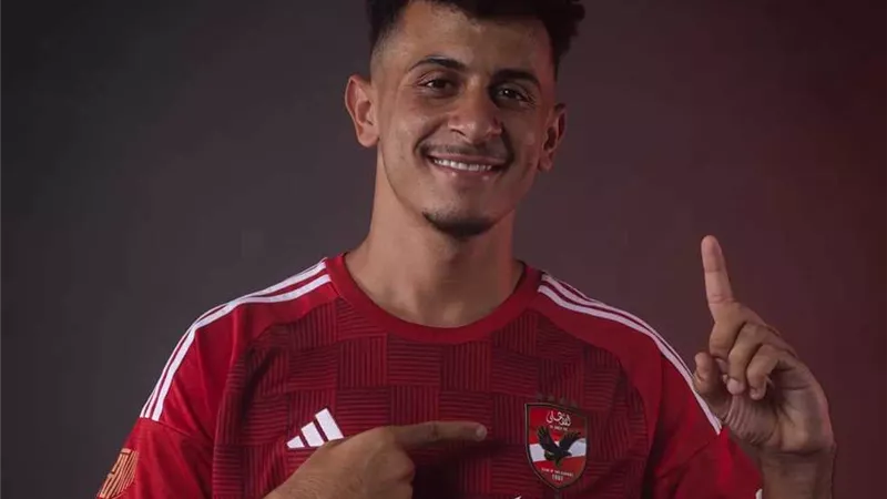 شاهد.. رد فعل مثير من عمر الساعي بعد خسارة الأهلي السوبر الإفريقي