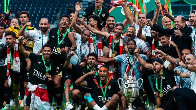 وصول بعثة الزمالك الى مطار القاهرة بعد الفوز بالسوبر الأفريقى