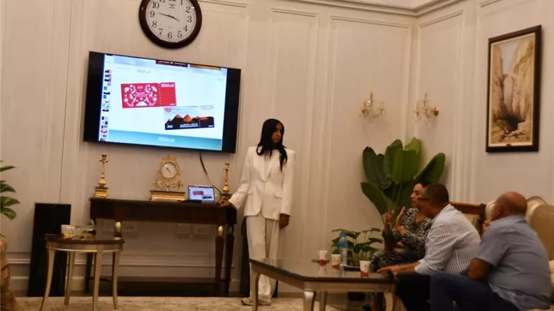 محافظ جنوب سيناء يناقش مشروع الهوية البصرية لسانت كاترين