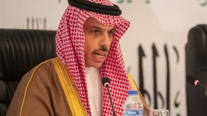 وزير الخارجية السعودي يبحث مع مبعوث أممي التعاون في الملف السوري