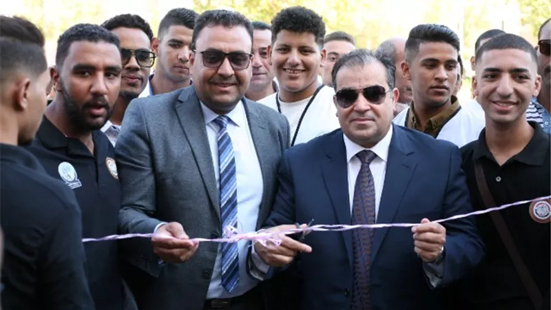 رئيس جامعة جنوب الوادي يتابع انتظام العملية التعليمية