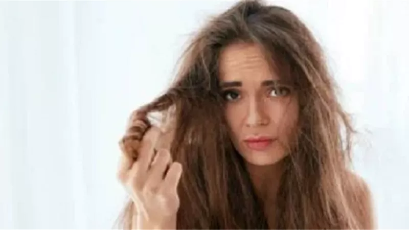 أبرزها الحساسية .. آثار جانبية قد تحدث بسبب أقنعة علاج جفاف الشعر