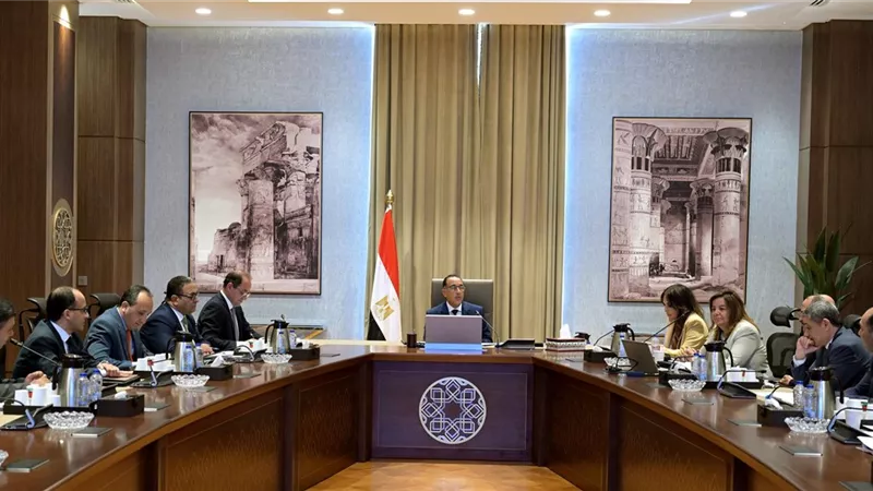 رئيس الوزراء يتابع موقف تنفيذ مشروعات المبادرة الرئاسية 