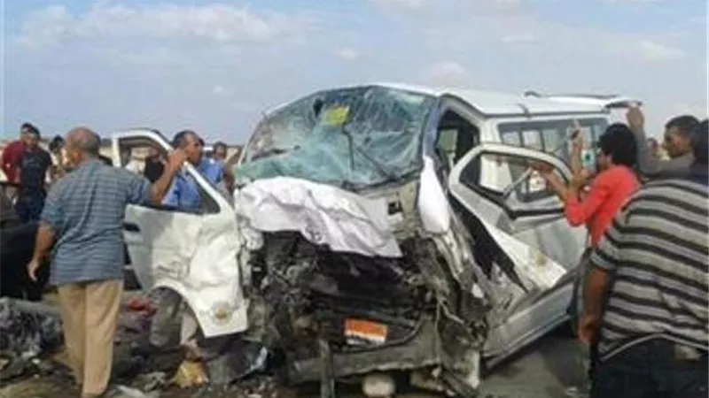أسماء ضحايا حادث سيارة نقل محملة بالحديد وميكروباص بأسيوط