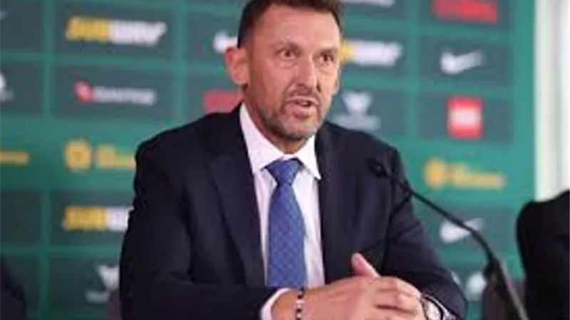 بعد رحيل أرنولد.. طاقم تدريبي جديد لمنتخب أستراليا