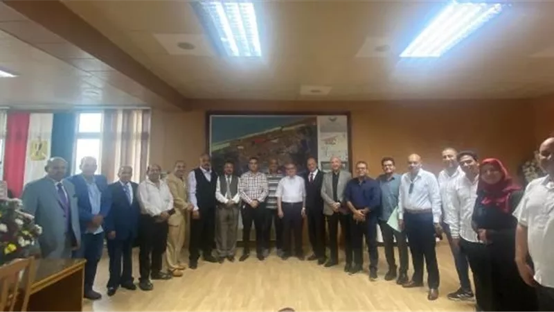 تفاصيل لقاء رئيس جهاز دمياط الجديدة مع ممثلين من سكان المدينة صور