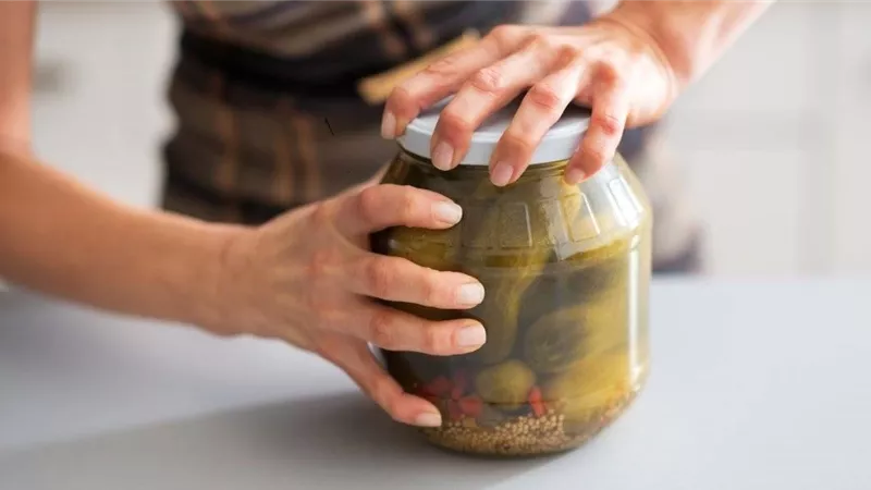 طرق لفتح البرطمانات بسهولة
