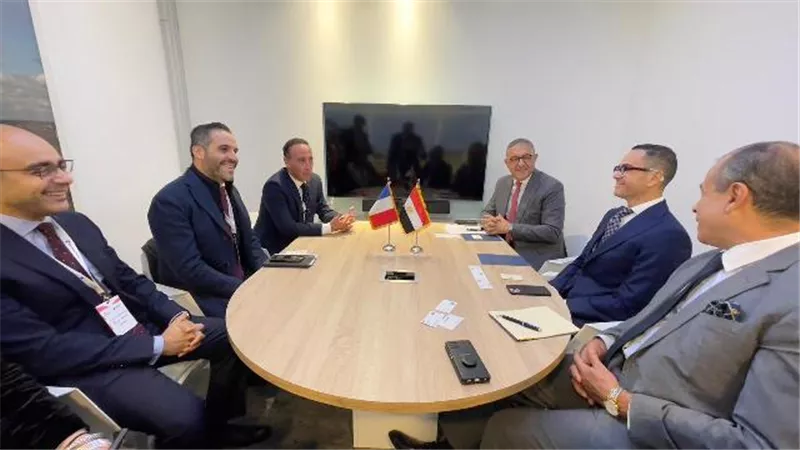 وزير الاستثمار يلتقي كبرى الشركات الفرنسية لاستعراض خططها في السوق