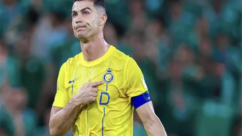 شاهد .. حارس الريان يتصدى لانفراد رونالدو