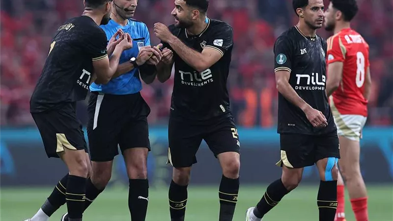 نجم الزمالك السابق : تقنية الفار ورطت الحكم ومحمود بنتايك مفاجأة