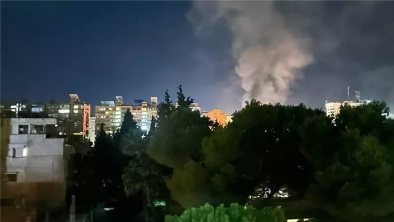 صور توثق انفجارات دمشق ومعركة ضد الصواريخ الإسرائيلية