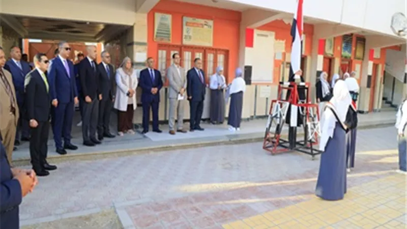 وزير التعليم ومحافظ الفيوم يتابعان الانضباط الدراسي وحل مشكلة الكثافات