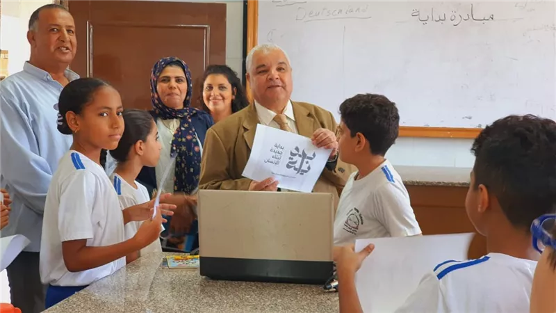 حقوق الموظف والصحافة الإلكترونية في ورش عمل بـ«تعليم الأقصر»