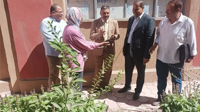 لجنة من التعليم تتفقد مدارس نجع حمادي