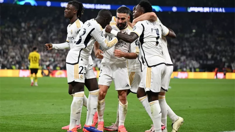 ريال مدريد يستعد لتمديد عقد نجم الفريق