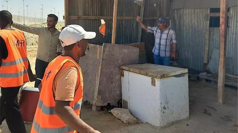 جهاز العاصمة الإدارية يشن حملة مكبرة لإزالة الإشغالات بالأحياء.. صور