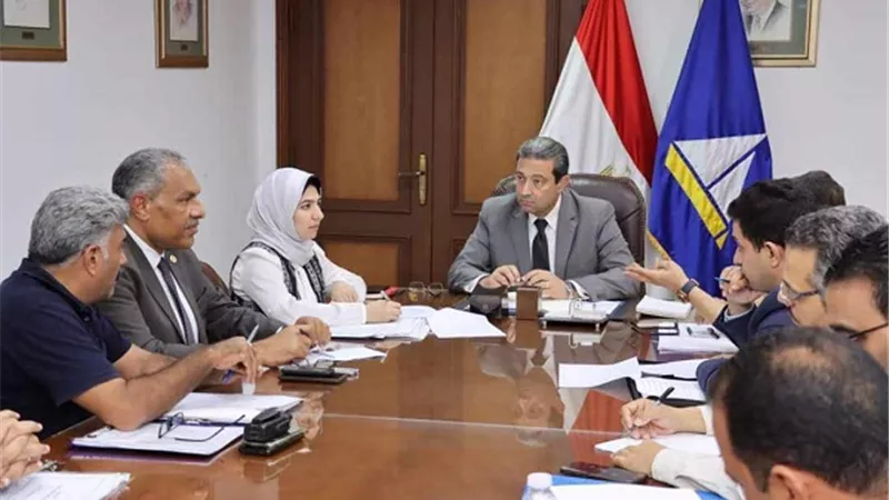 محافظ دمياط يناقش مقترحات الوحدات المحلية للخطة الإستثمارية