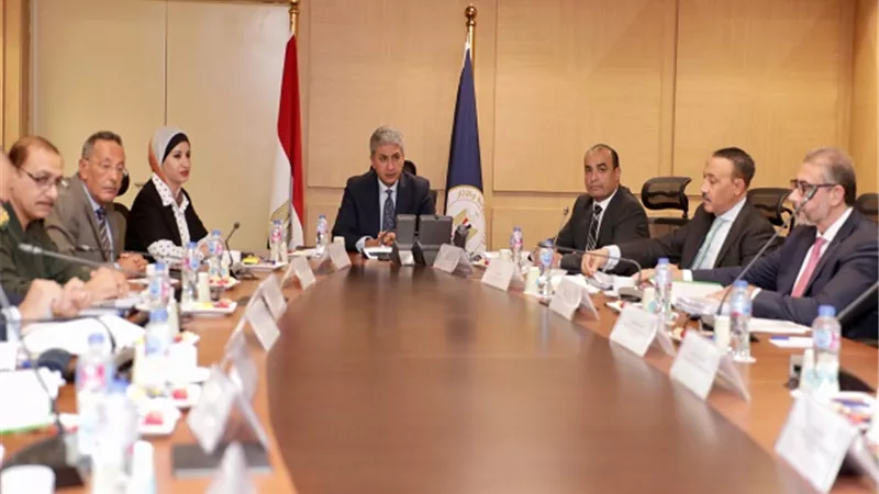 وزير السياحة والآثار يترأس اجتماع مجلس إدارة المجلس الأعلى للآثار