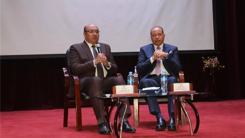 رئيس جامعة المنصورة يلتقى بمنسقى الأنشطة وأعضاء مجلس إتحاد الطلاب