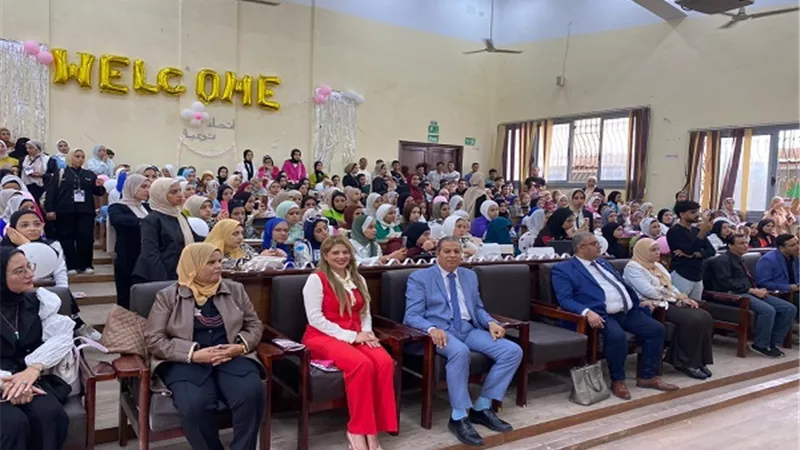 تربية نوعية الزقازيق تستقبل طلابها احتفالا بالعام الدراسي الجديد