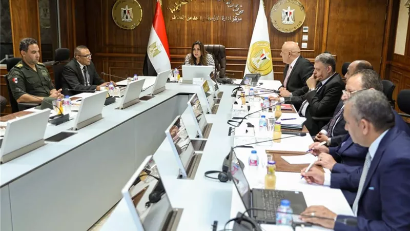 وزيرة التنمية المحلية تتابع معدلات الإنجاز في ملف التصالح على مخالفات البناء