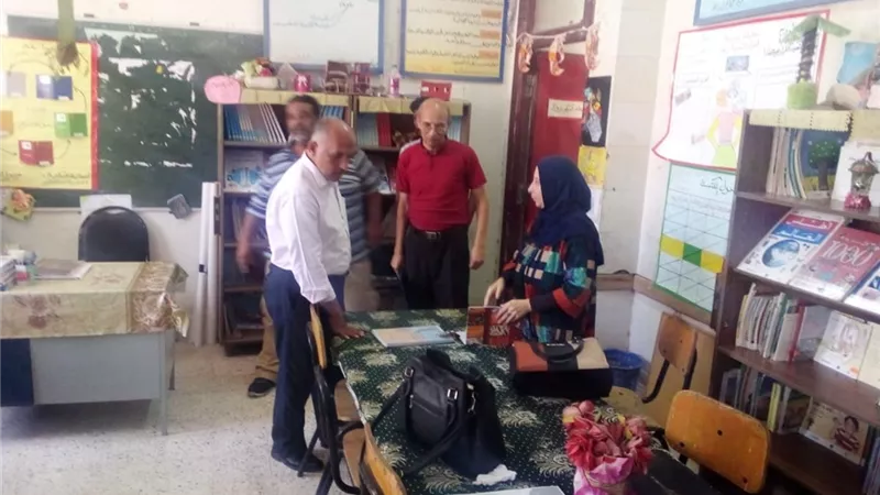 وكيل وزارة تعليم مطروح يتابع انتظام الدراسة بالفترة المسائية