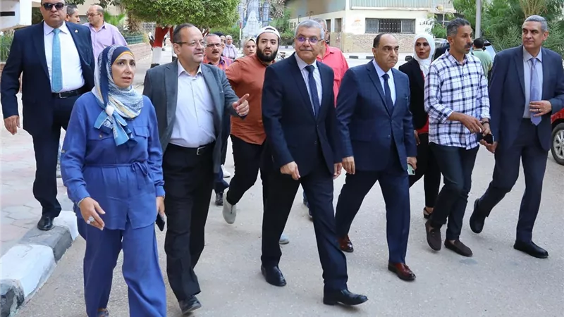 رئيس جامعة الزقازيق يتابع انتظام العملية التعليمية بكليات الجامعة