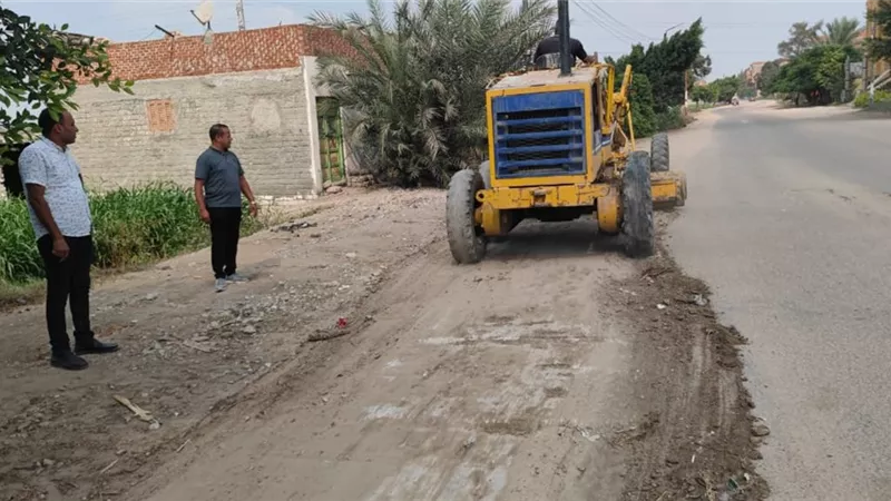 محافظ كفرالشيخ يتابع أعمال رفع كفاءة وتمهيد الطرق بدسوق