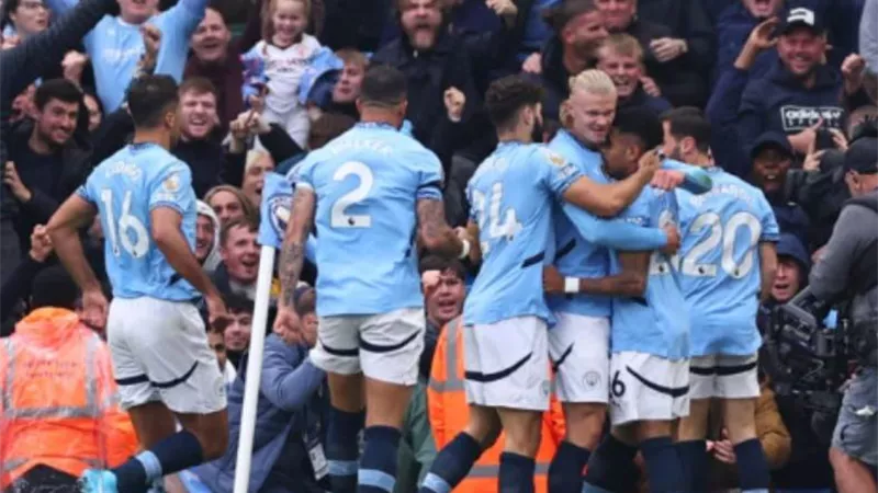 كواليس مثيرة في واقعة اعتقال لاعب مانشستر سيتي فى مدريد - شاهد